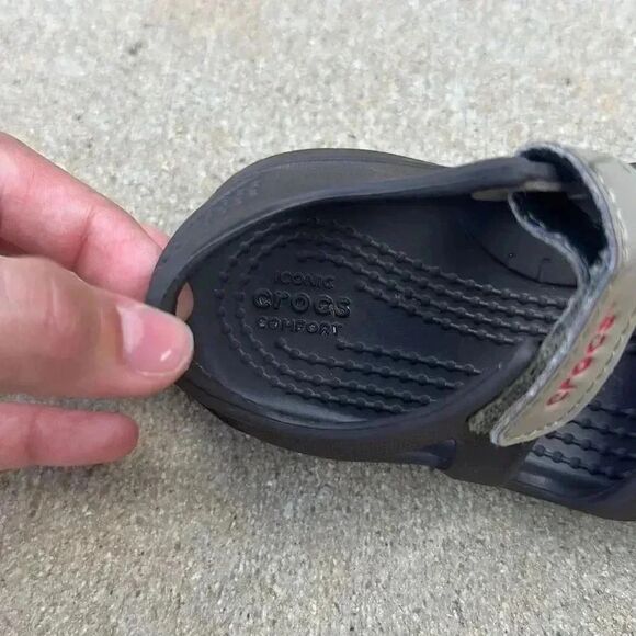 Crocs Kid’s Swiftwater River Walking Sandals - Picture 12 of 14